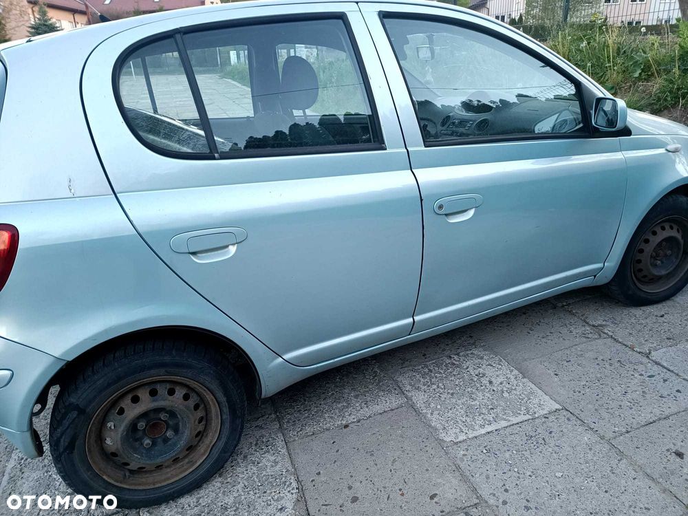Toyota Yaris - 1