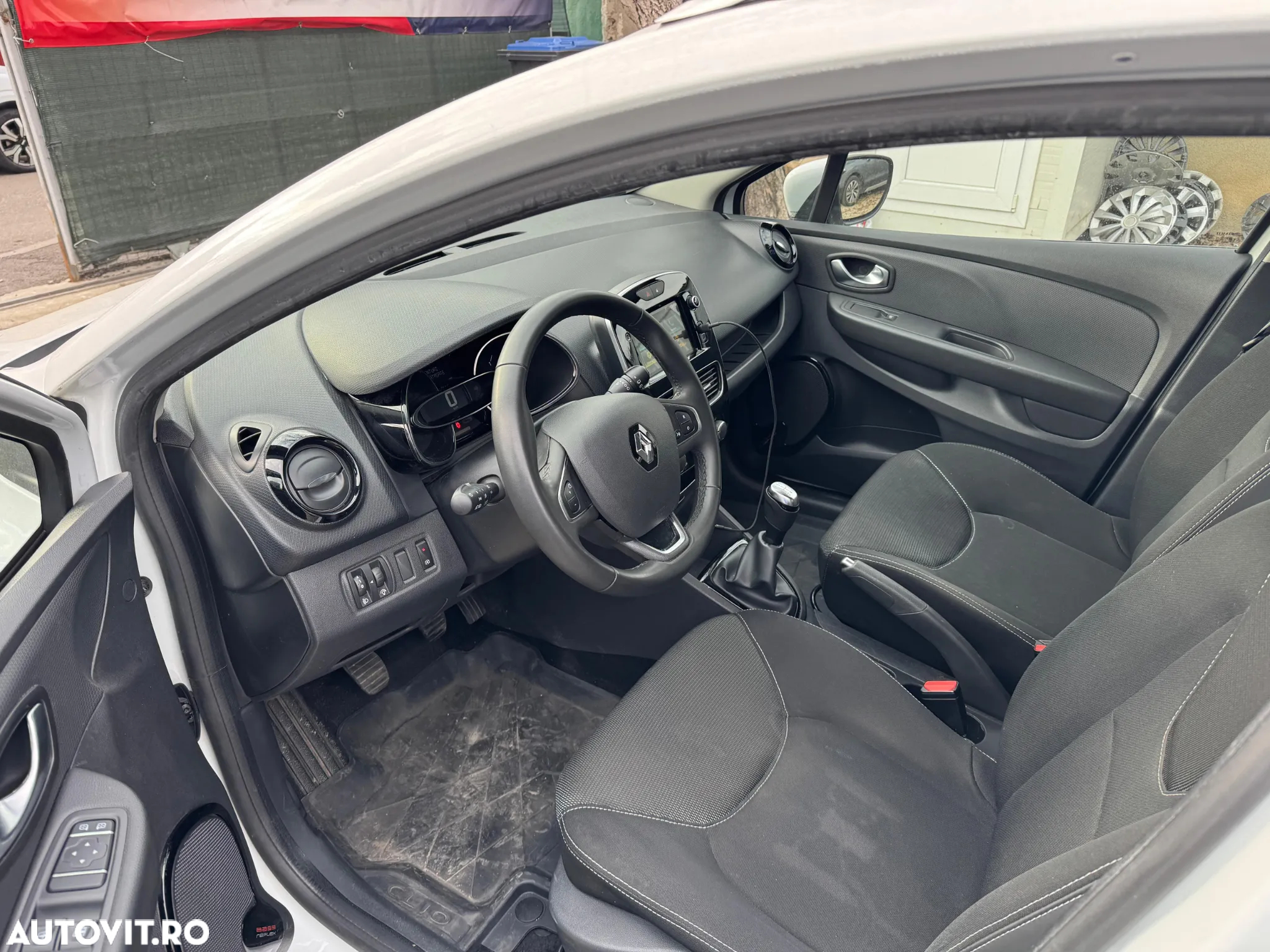 Renault Clio Estate Energy TCe Zen - 10