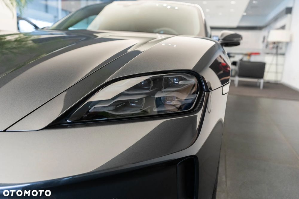 Porsche Taycan 105kWh 4S Black Edition - 30