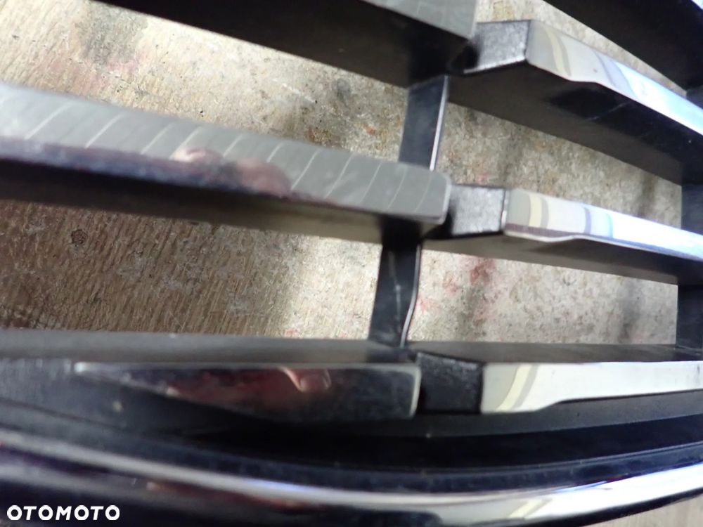FORD FIESTA MK8 LIFT GRILL ATRAPA NX7B-8200-A - 3