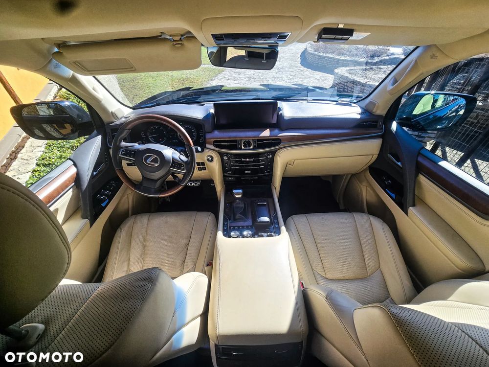 Lexus LX 570 Omotenashi - 2