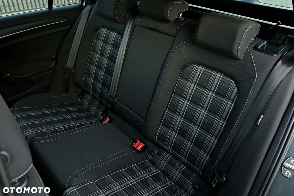 Volkswagen Golf GTD 2.0 TDI SCR DSG - 32