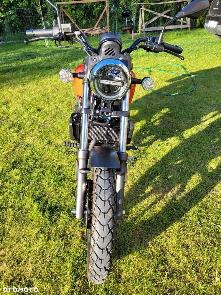 QJMOTOR SRV 125 - 2