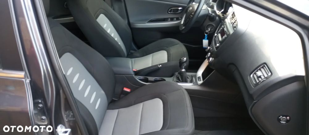 Kia Ceed 1.6 GDI Dream-Team Edition - 29