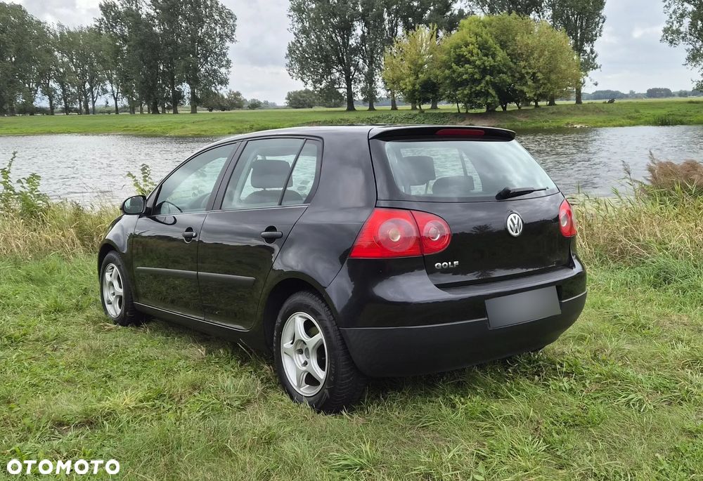 Volkswagen Golf - 1