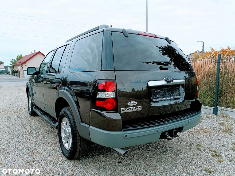 Ford Explorer 4.0 4WD - 12