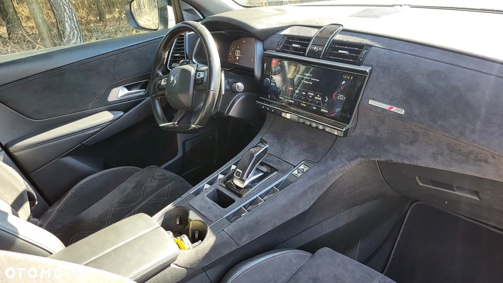 DS Automobiles DS 7 Crossback 2.0 BlueHDi Performance Line + - 6