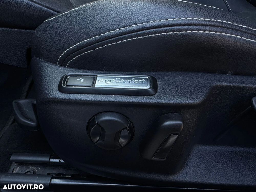 Volkswagen Passat 2.0 TDI DSG Highline - 11