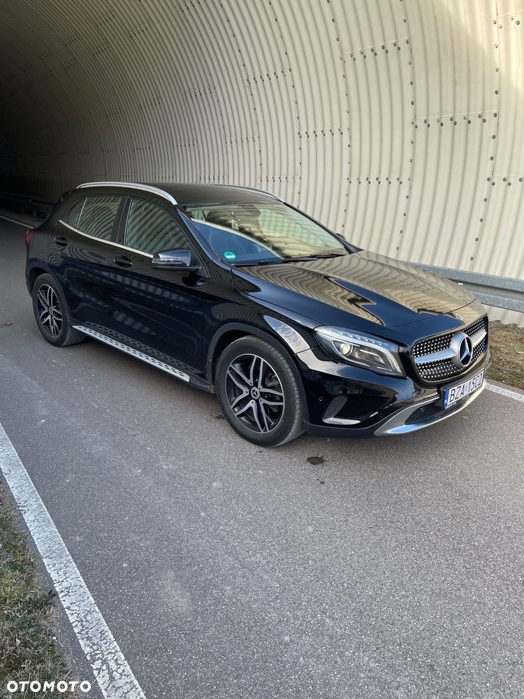 Mercedes-Benz GLA 200 7G-DCT AMG Line - 3