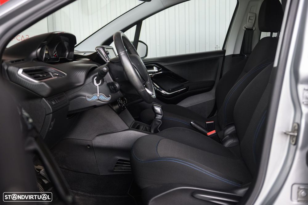 Peugeot 208 1.2 PureTech Style - 24