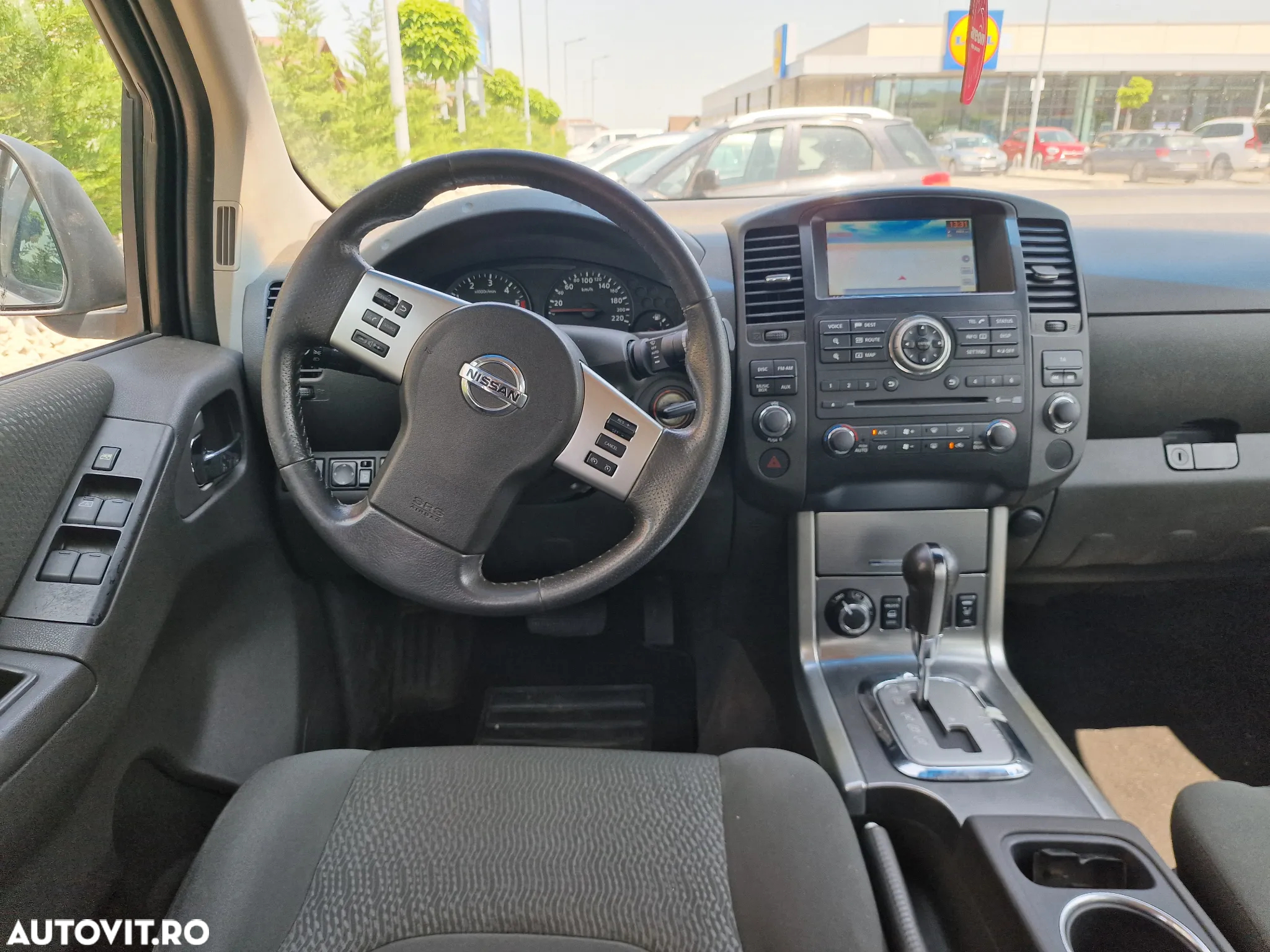 Nissan Navara 2.5 dCi DPF 4X4 Double Cab LE Plus Aut. - 19