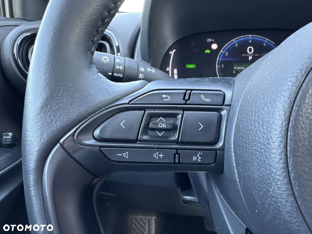Toyota Yaris Hybrid 1.5 Style - 23