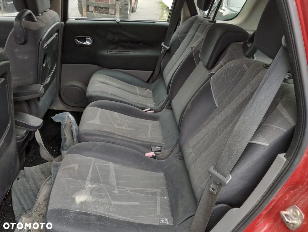 Renault Megane Grand Scenic II (03-06r.) 2.0B 134KM. Silnik F4R 770 ; F4R 771  Skrzynia ND0 015  Lakier TEB76 .Cały na części. GWARANCJA !!!  Przód Tył Zestaw Komplet Drzwi Klapa Zderzak Błotnik Maska Grill Atrapa Szyba Pas Lampa Lusterko Boczki Fotel Kanapa Kokpit Deska Rozdzielcza Przełącznik Włącznik Sterownik Przewody Wiązka Instalacja Moduł Komputer Czujnik Listwa Pompa Alternator Wtryski Głowica Rozrusznik Kompresor Sprzęgło Dwumas Silnik Skrzynia ABS Klimatyzacji Paliwa Wspomagania Kolektor Turbina Przepustnica Zawór Chłodnica Koło Hak Belka Sanki Zawieszenie Mcpherson Półoś Amortyzator Wydech Tłumik Zacisk Most - 8