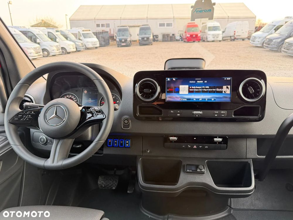 Mercedes-Benz Sprinter 519 - 20