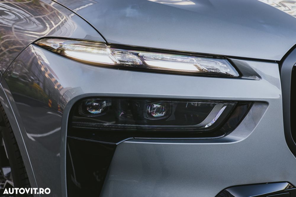 BMW X7 M60i xDrive AT MHEV - 4