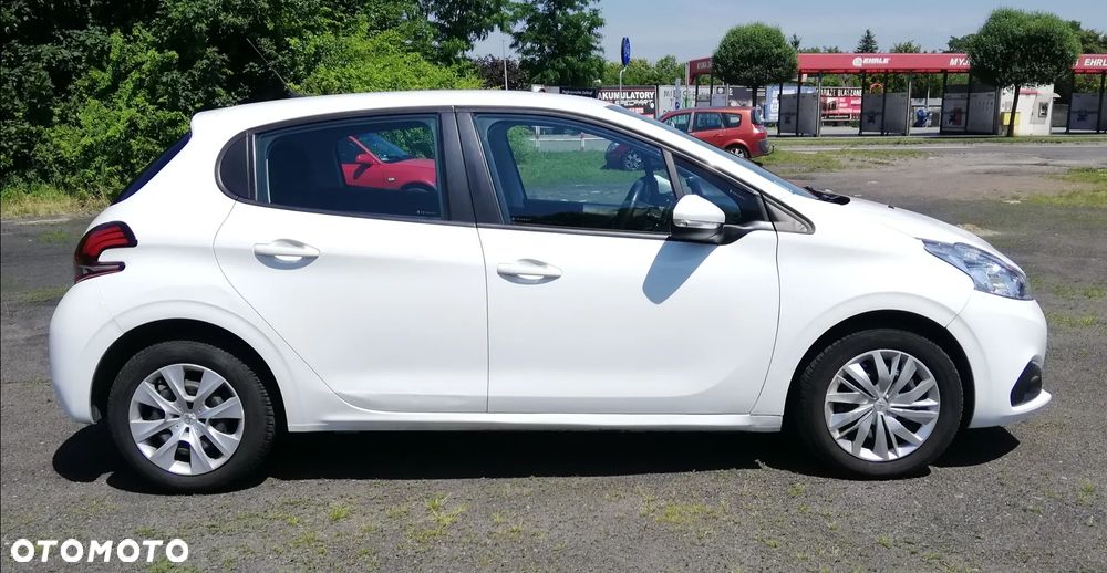 Peugeot 208 - 4