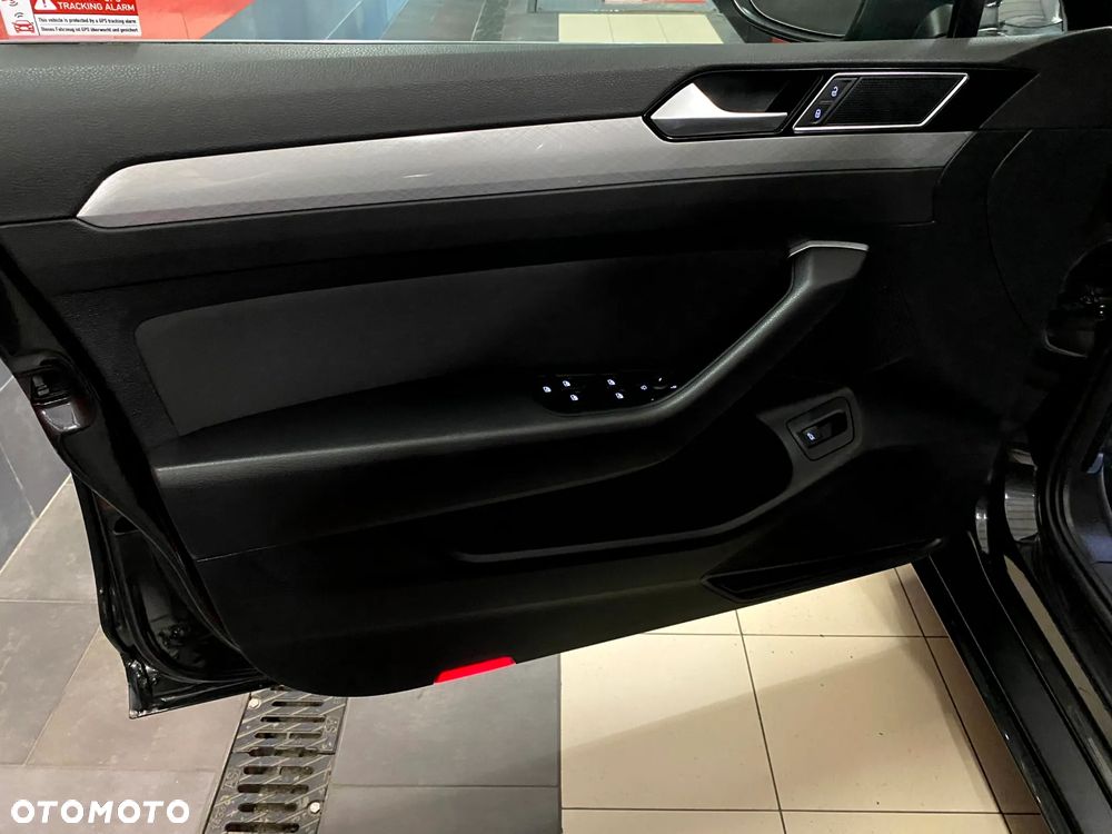 Volkswagen Passat 2.0 TDI EVO Elegance DSG - 15