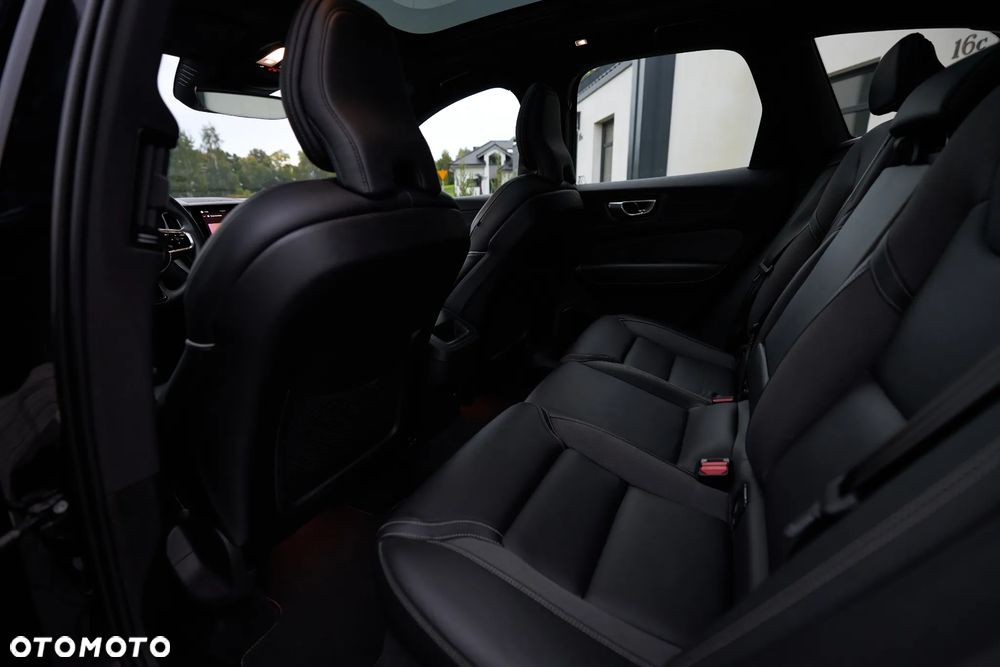 Volvo XC 60 B4 B R-Design - 25