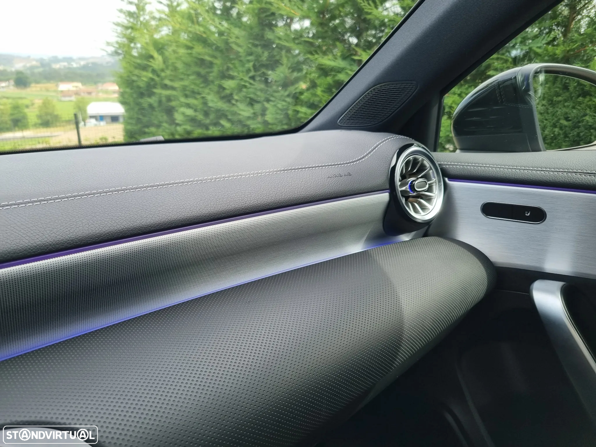Mercedes-Benz A 250 Limousine e AMG Line - 22