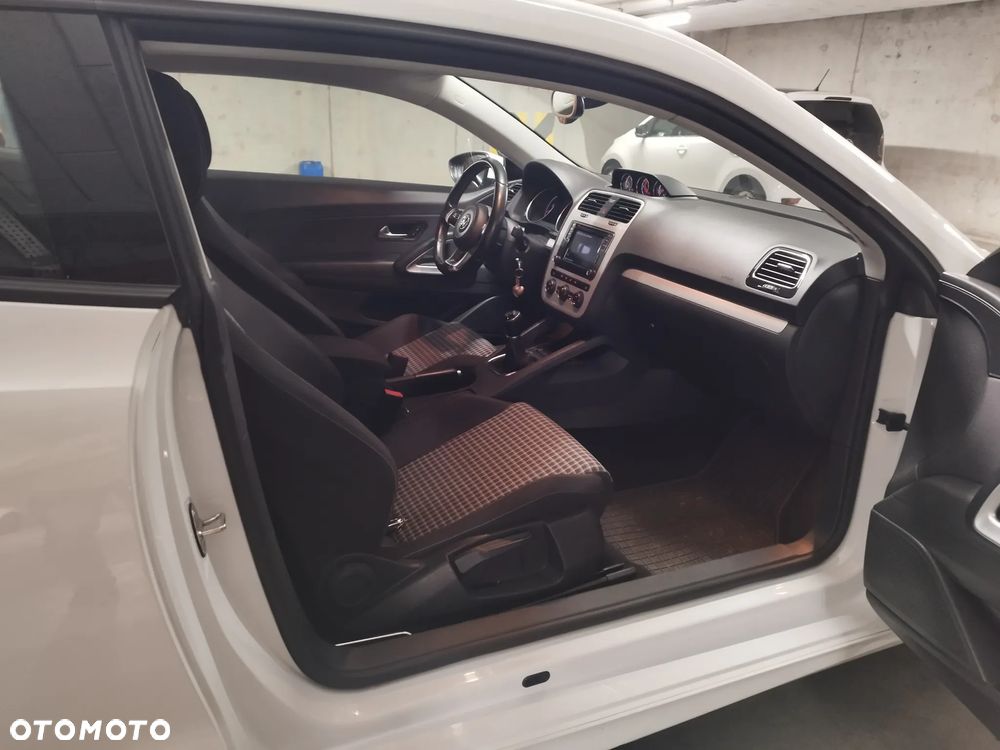 Volkswagen Scirocco 2.0 TSI BMT Perfectline R-Style - 10
