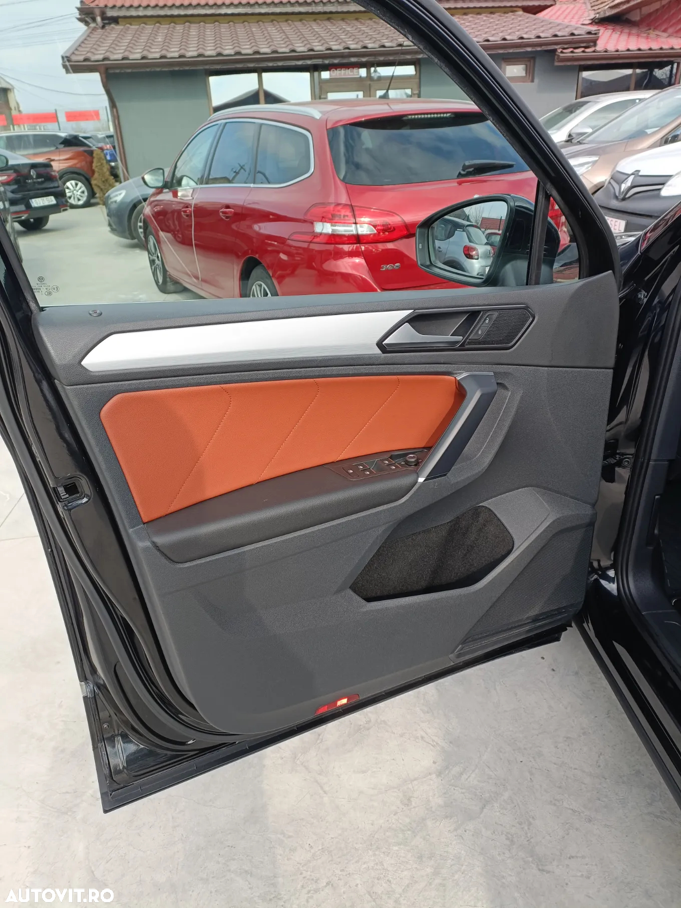 Volkswagen Tiguan 2.0 TDI SCR Comfortline - 32
