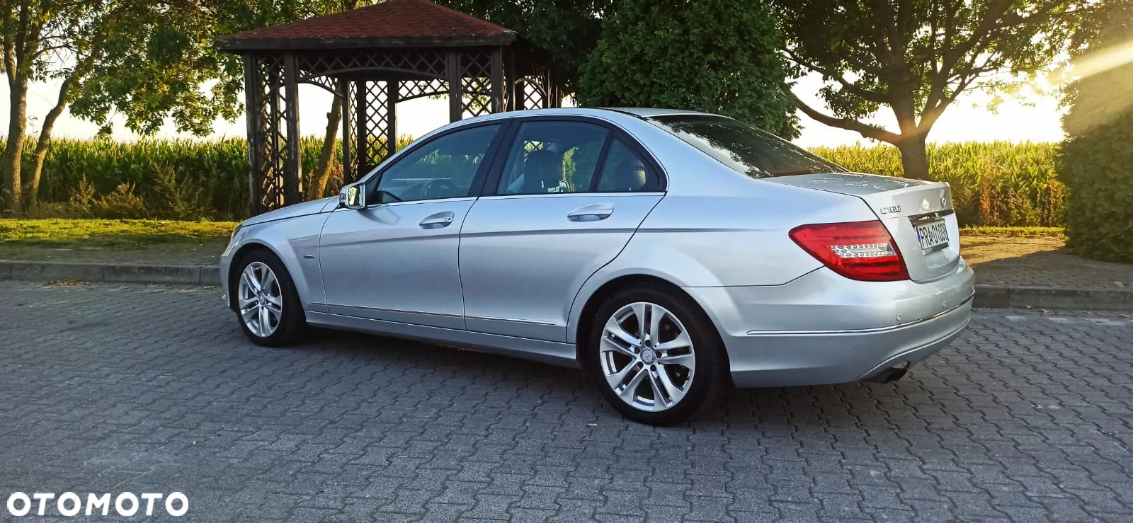 Mercedes-Benz Klasa C 180 T CDI DPF (BlueEFFICIENCY) Avantgarde - 3