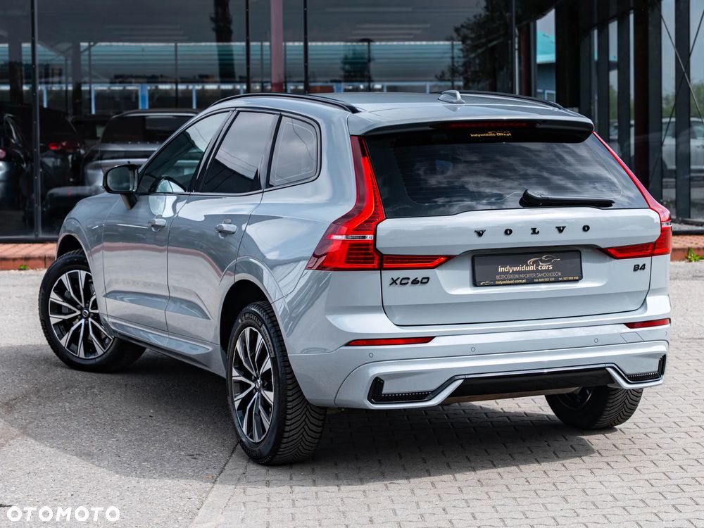 Volvo XC 60 B4 B Plus Dark - 5