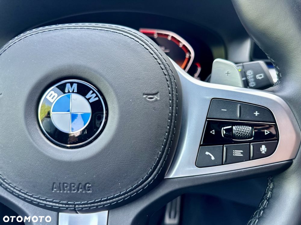 BMW Seria 5 520d xDrive M Sport Edition - 16