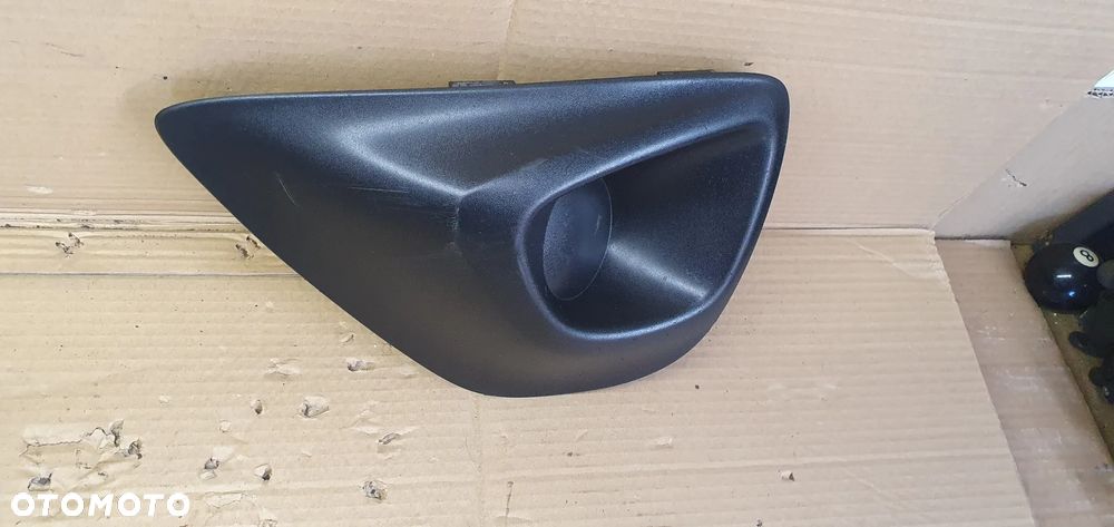 Kratka zderzaka prawy przód przednia prawa Opel Vivaro B Trafic III 263363331R 93867876 - 2