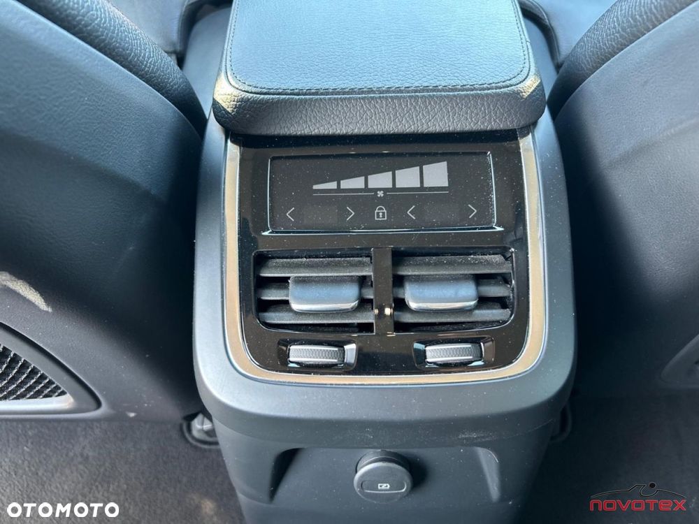 Volvo XC 90 - 20