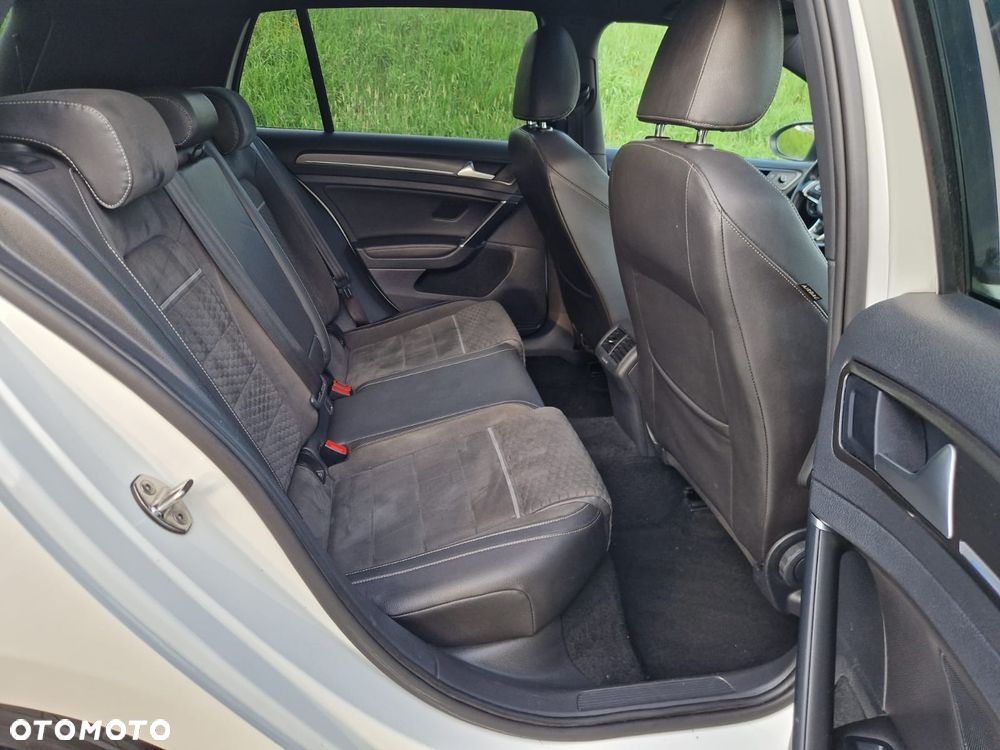 Volkswagen Golf - 14