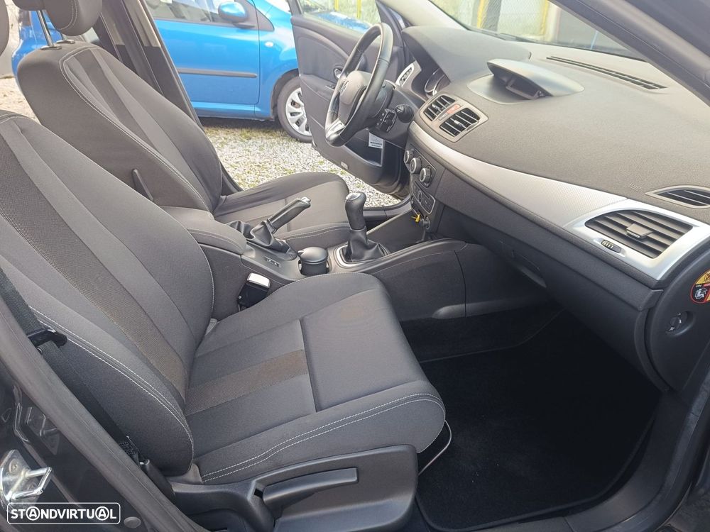 Renault Mégane 1.5 dCi Confort - 11