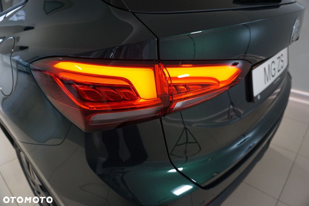 MG ZS Hybrid+ - 18