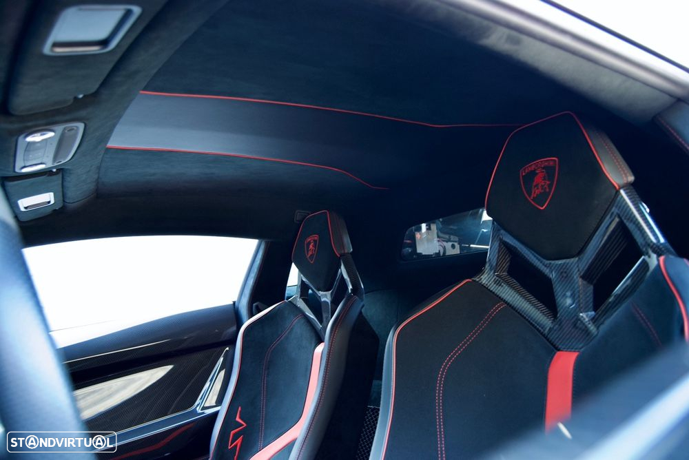 Lamborghini Aventador 6.5 V12 LP750-4 SV - 24