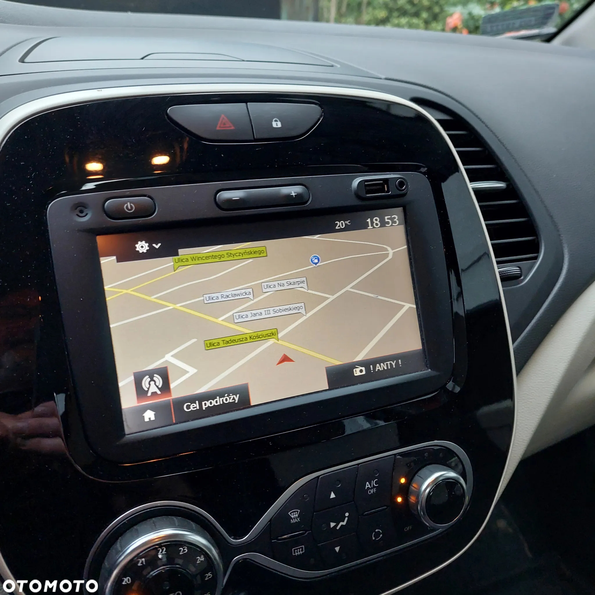 Renault Captur 1.2 Energy TCe Limited - 8