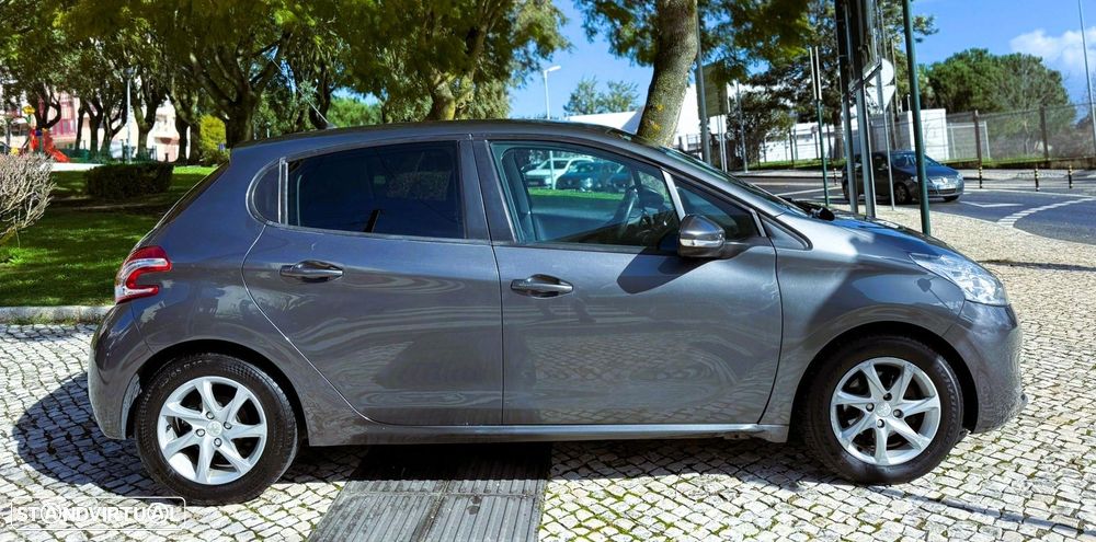 Peugeot 208 1.4 HDi Active - 2