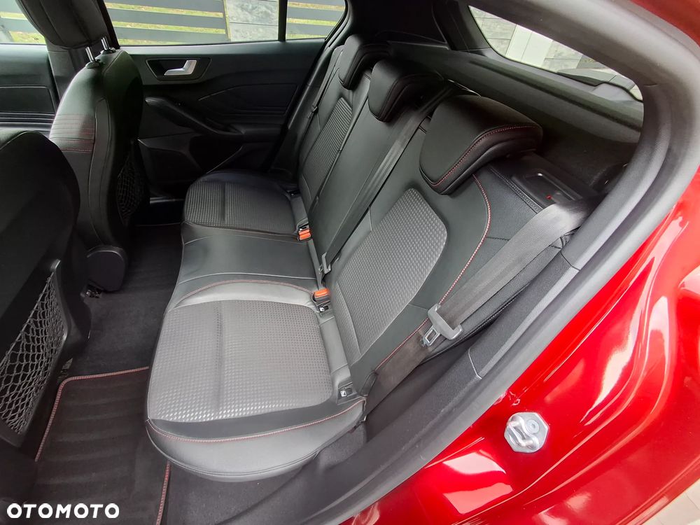 Ford Focus 2.0 EcoBlue ST-Line - 14