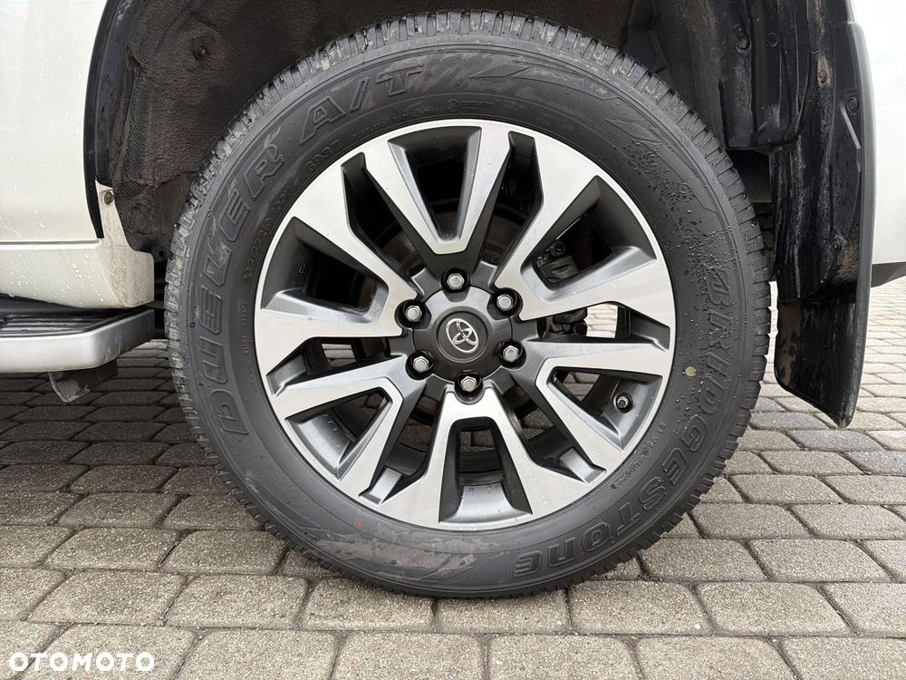 Toyota Land Cruiser - 25