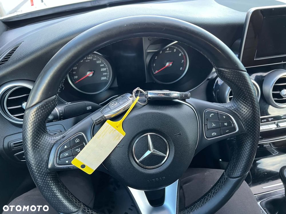 Mercedes-Benz Klasa C 180 Edition - 16