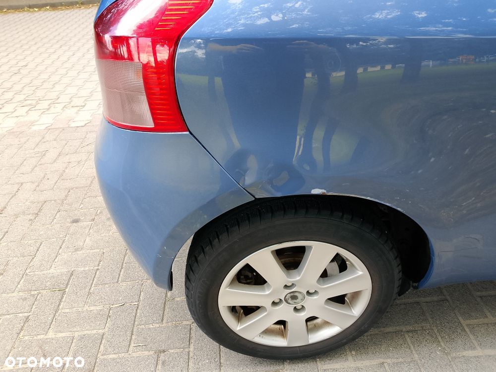 Toyota Yaris - 4