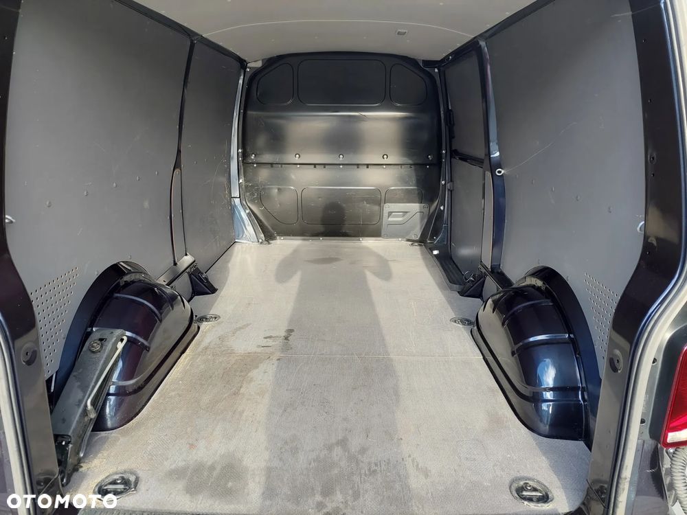 Volkswagen Transporter - 28