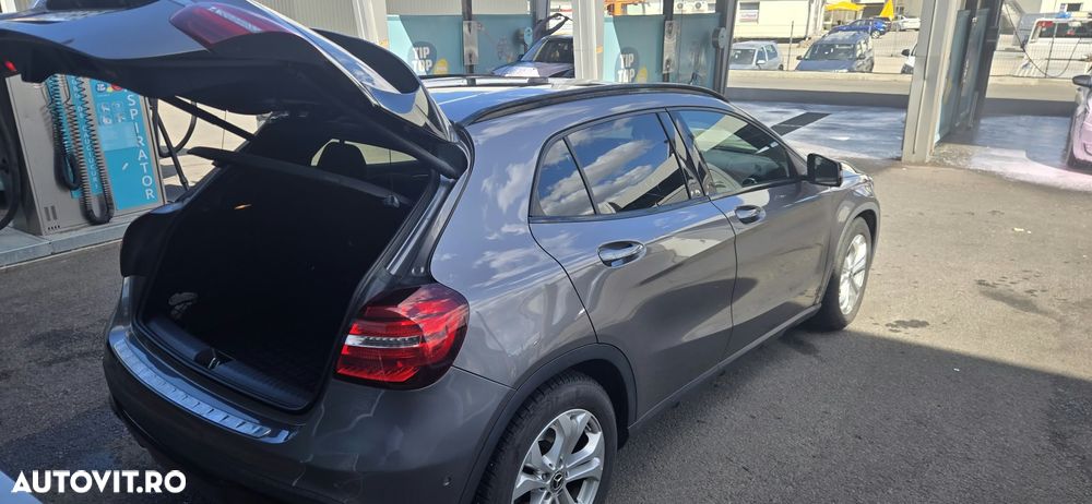 Mercedes-Benz GLA 220 d 7G-DCT - 5