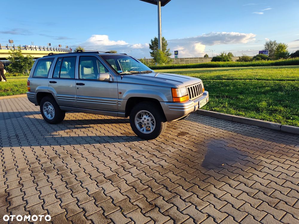 Jeep Grand Cherokee - 1