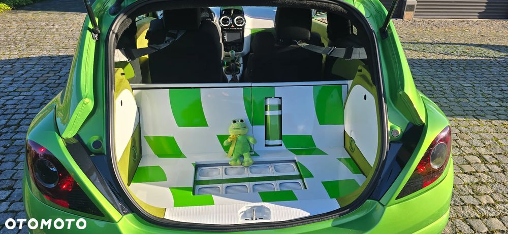 Opel Corsa 1.4 16V Cosmo - 10