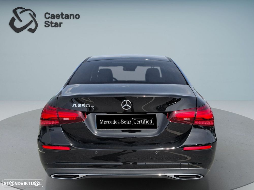 Mercedes-Benz a-250-limousine - 7