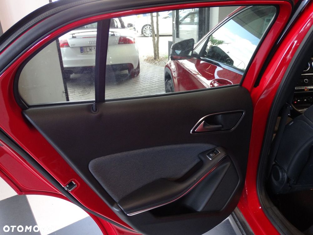 Mercedes-Benz GLA - 23