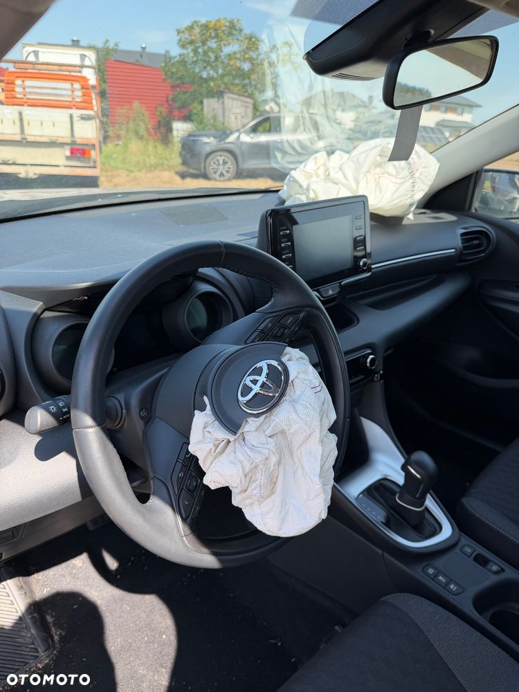 Toyota Yaris - 7