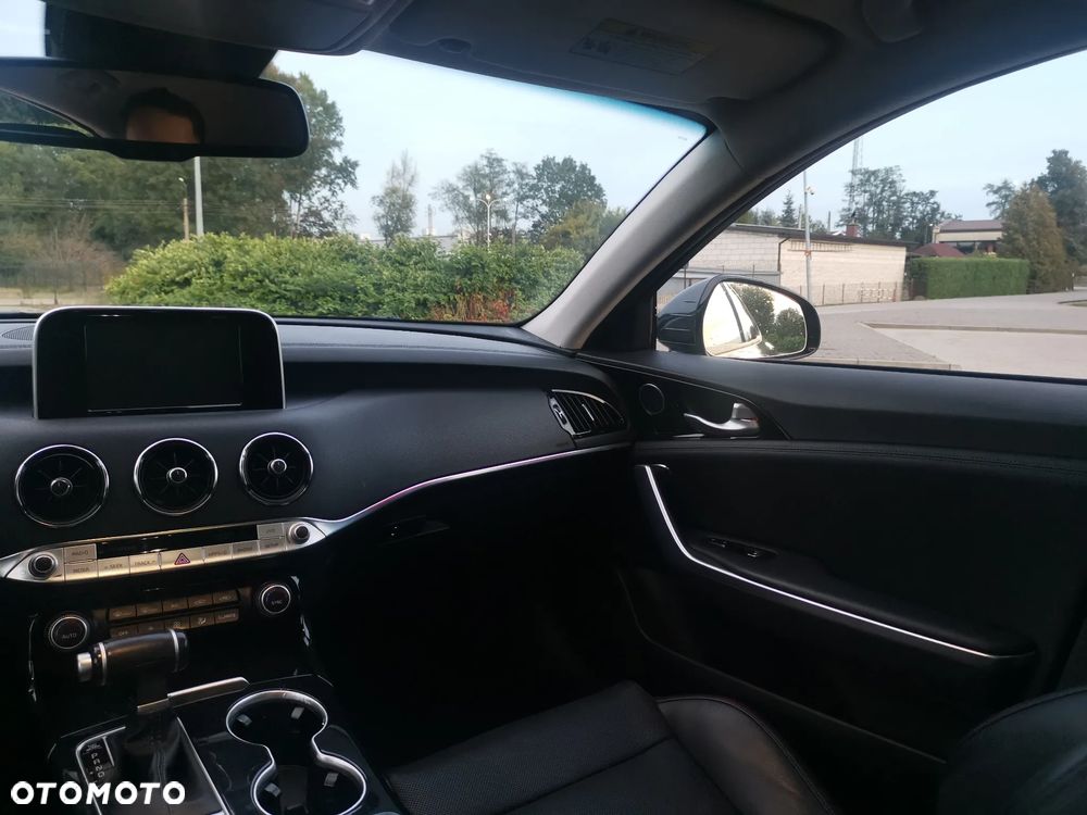 Kia Stinger - 16