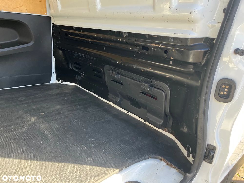 Opel vivaro - 8
