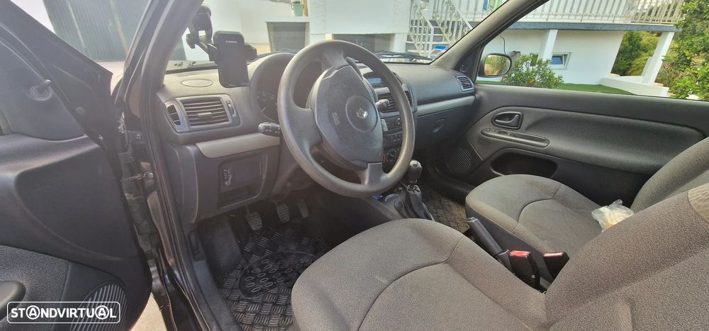 Renault Clio 1.5 dCi Confort - 6